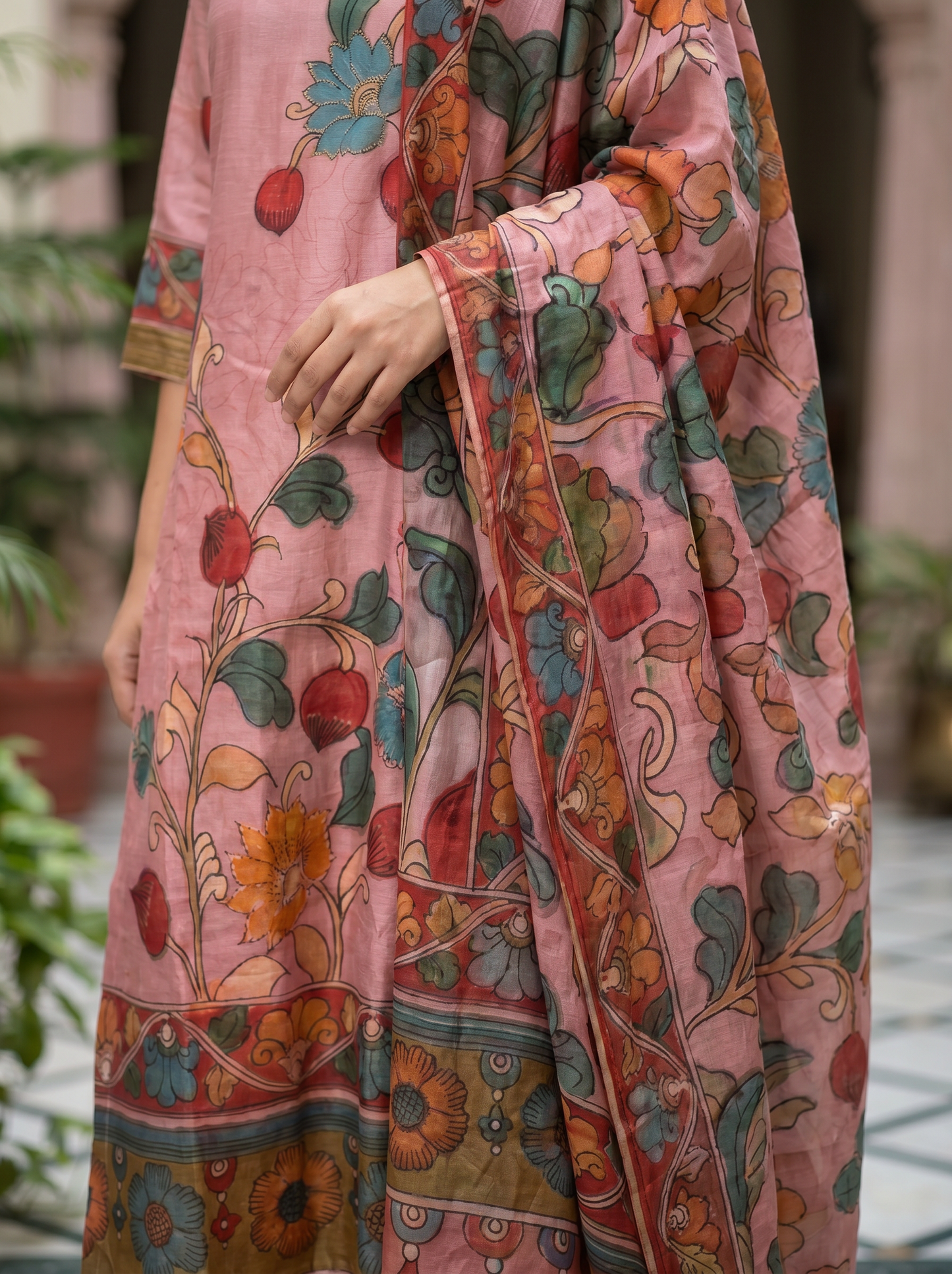 Silk pink floral Embroidered Kurta set & Dupatta 12719-M