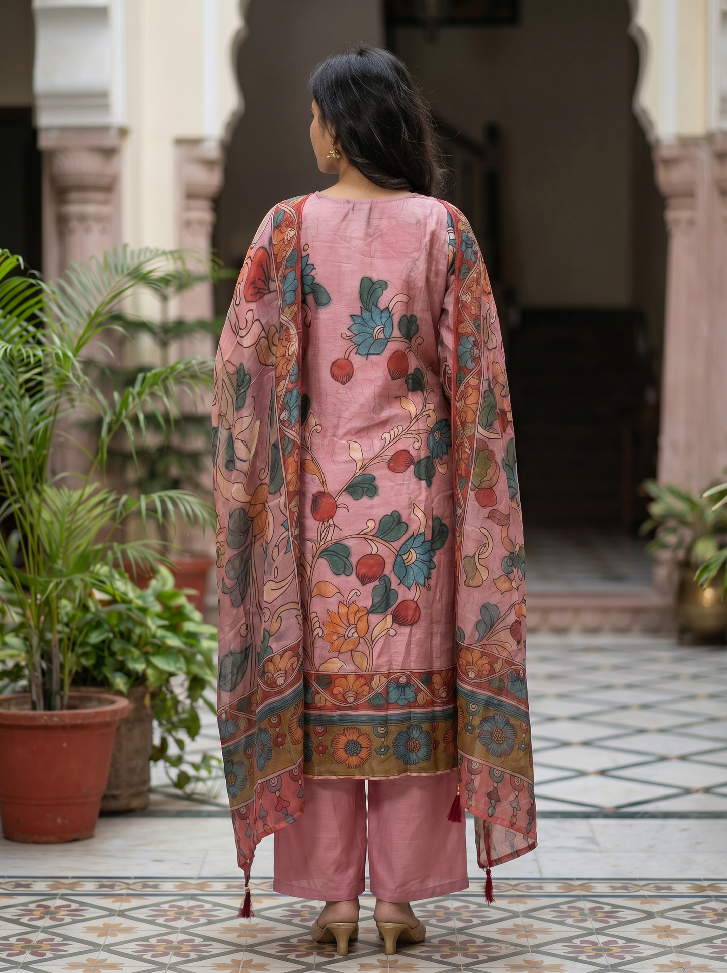 Silk pink floral Embroidered Kurta set & Dupatta 12719-M