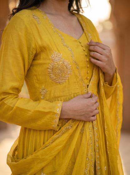 Butter Yellow Crush Geogrette kurta set with Dupatta  SE328180-2