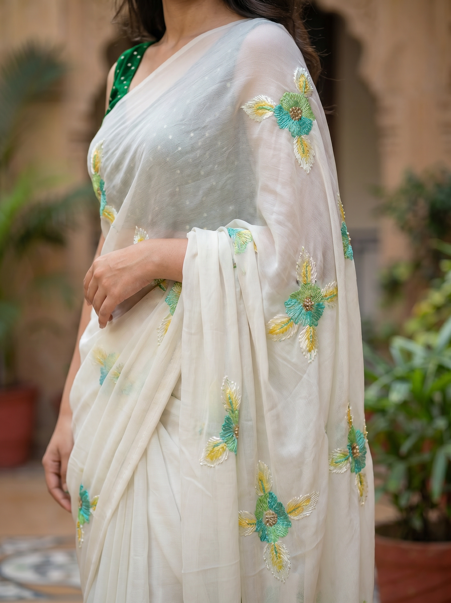 Off-white Chiffon saree  HZBA134-2
