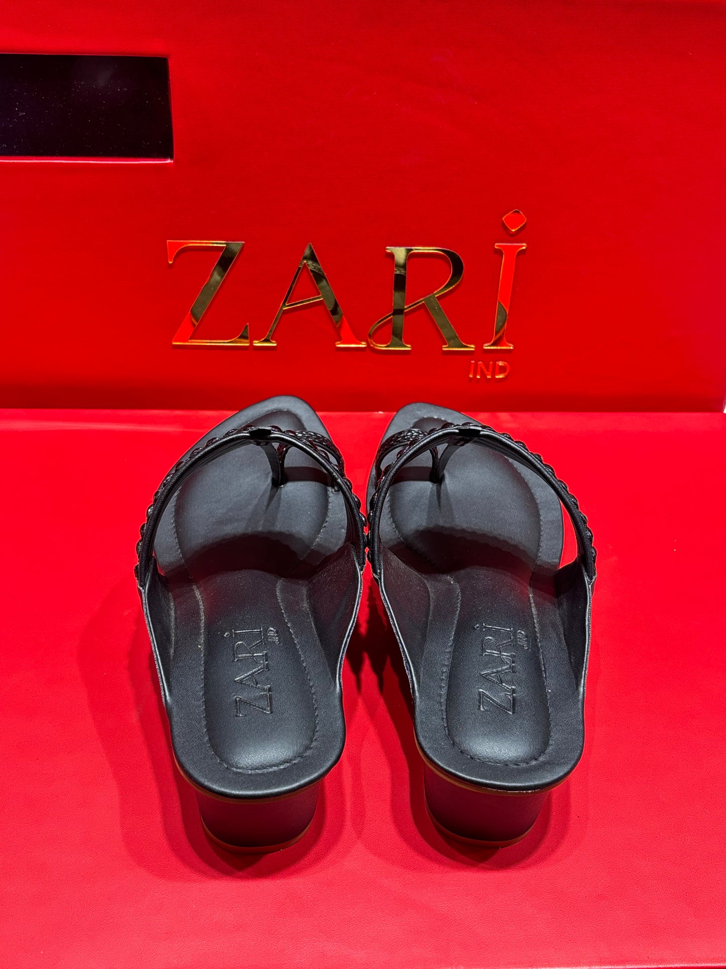 All Black Traditional Sandel - 1003
